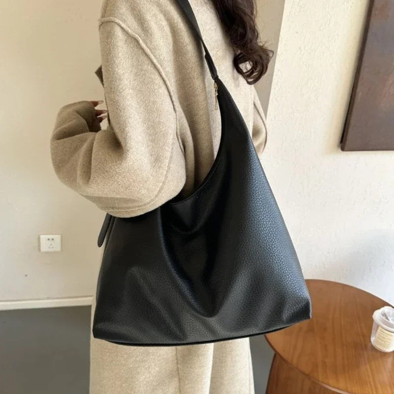 The Ultimate Carryall: Fashionable Leather Tote for Women